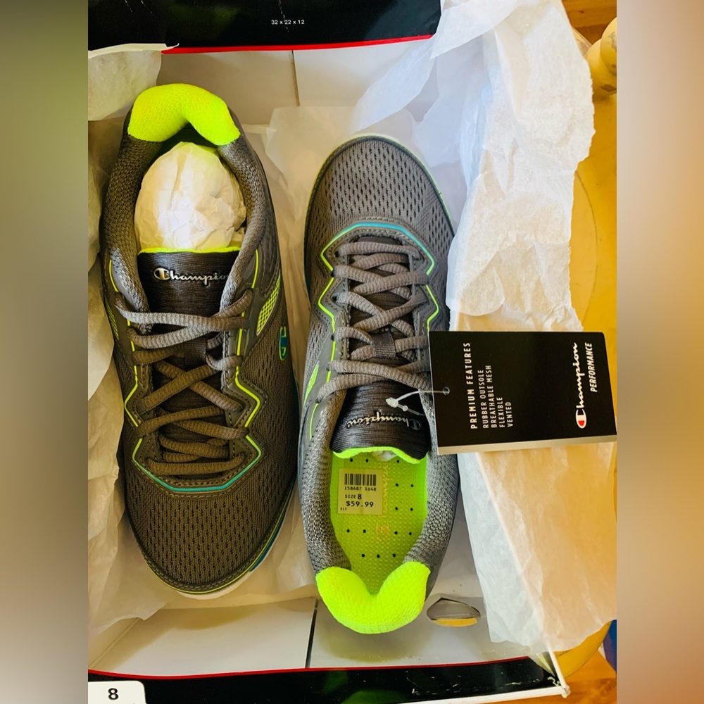 NEW CHAMPION PERFORMANCE
WOMENS ATHLETIC SNEAKERS SIZE 8